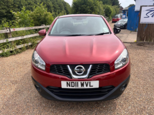 2011 Nissan Qashqai 1.6 Acenta 2WD Euro 5 (s/s) 5dr in Red — image 3