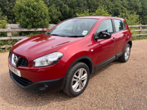 2011 Nissan Qashqai 1.6 Acenta 2WD Euro 5 (s/s) 5dr in Red — image 4