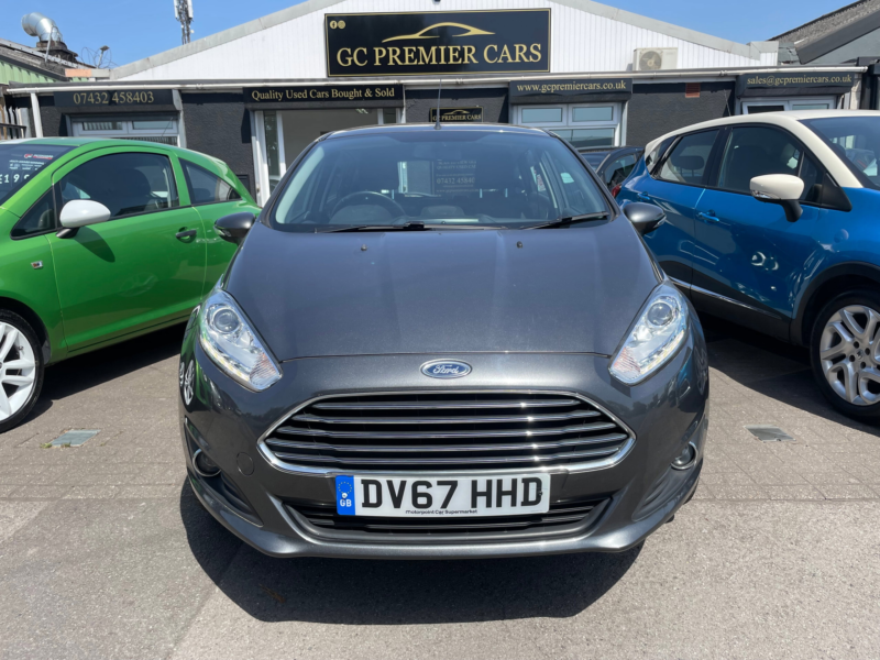 2017 Ford Fiesta 1.25 Zetec Hatchback 5dr Petrol Manual Euro 6 (82 Ps) in Grey — image 1