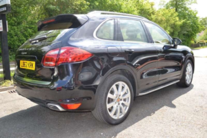 2013 Porsche Cayenne 3.0 Td V6 in Black — image 2
