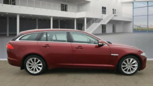 2013 Jaguar Xf 2.2d Premium Luxury Sportbrake Auto Euro 5 (s/s) 5dr in Red — image 4