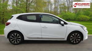 2020 Renault Clio 1.0 Tce Iconic CVT A7 Euro 6 (s/s) 5dr in White — image 5