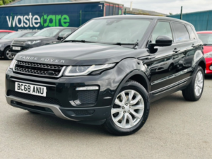 2019 Land Rover Range Rover Evoque 2.0 Td4 Se Tech in Black — image 3