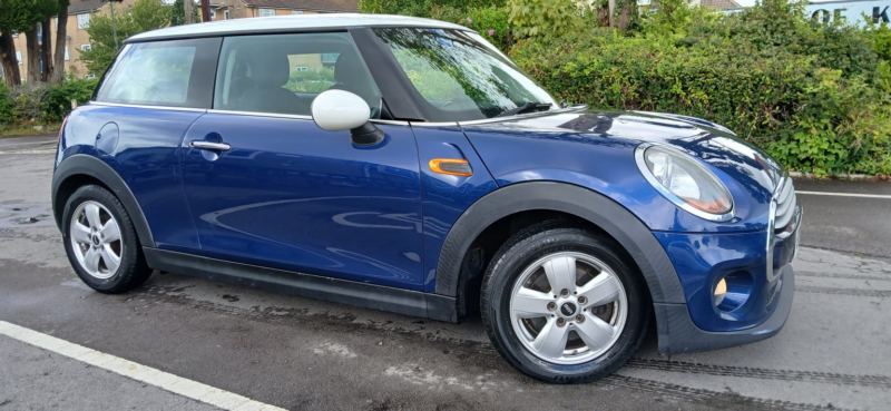 2014 MINI Hatch 1.5 Cooper 3-Door Hatch in Blue — image 1