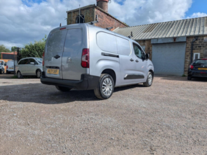 2021 Peugeot Partner 1.5 Bluehdi 950 Professional Premium Long Panel Van Lwb Euro 6 6dr in Grey — image 5