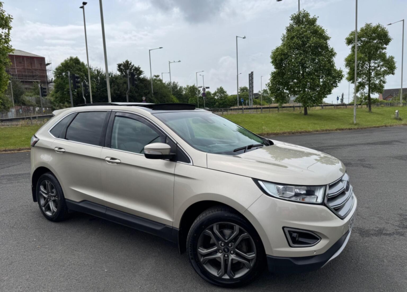 2017 Ford Edge 2.0 Tdci Titanium Powershift AWD Euro 6 (s/s) 5dr in Gold — image 1