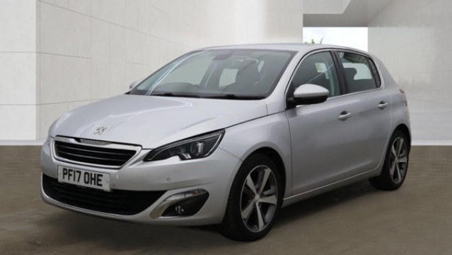 2017 Peugeot 308 1.2 Puretech Allure Silver 5dr 1 Keeper+satnav+7 Stamps in Silver — image 1