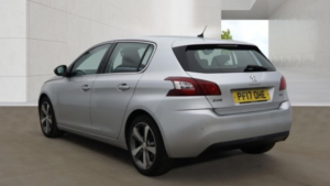 2017 Peugeot 308 1.2 Puretech Allure Silver 5dr 1 Keeper+satnav+7 Stamps in Silver — image 2