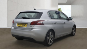 2017 Peugeot 308 1.2 Puretech Allure Silver 5dr 1 Keeper+satnav+7 Stamps in Silver — image 4