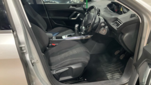 2017 Peugeot 308 1.2 Puretech Allure Silver 5dr 1 Keeper+satnav+7 Stamps in Silver — image 5