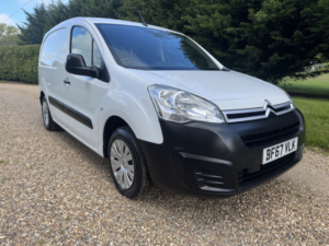 2017 Citroen Berlingo 1.6 Bluehdi 625 Enterprise Dog Van in White — image 1