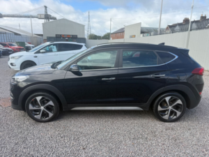 2017 Hyundai Tucson Premium Se Crdi in Black — image 5