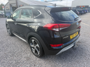 2017 Hyundai Tucson Premium Se Crdi in Black — image 6