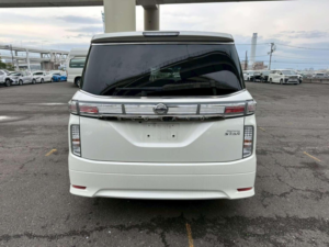 2014 Nissan Elgrand 2.5 Highway Star 5dr 7 Seats in White — image 4