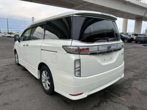 2014 Nissan Elgrand 2.5 Highway Star 5dr 7 Seats in White — image 6