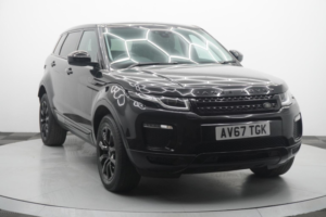 2017 Land Rover Range Rover Evoque 2.0 Td4 Se Tech Auto 4WD Euro 6 (s/s) 5dr in Black — image 5