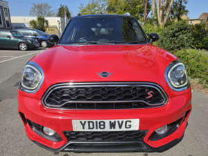 2018 MINI Countryman 2.0 F60 MINI Cooper Sd Countryman in Red — image 4