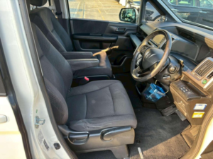 2011 Honda Stepwagon 2.0 Spada Z 5dr 7 Seats in White — image 6