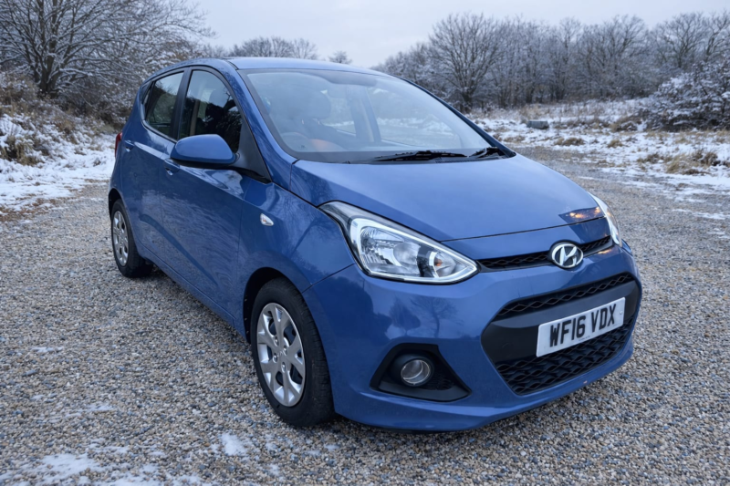2016 Hyundai I10 Hatch 1.0 66ps Se in Blue — image 1