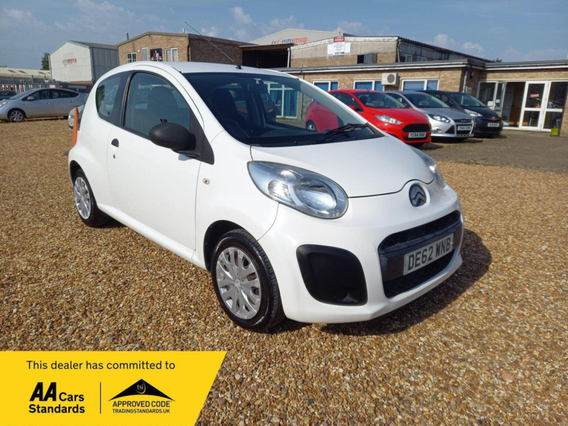 2012 Citroen C1 1.0i Vt Euro 5 3dr in White — image 1