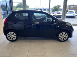2015 Citroen C1 1.0 Vti Feel in Black — image 3