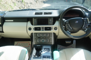 2012 Land Rover Range Rover 4.4 Td V8 Westminster in Black — image 2