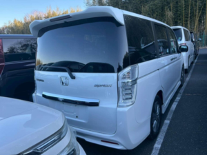2015 Honda Stepwagon 2.0 Spada Z 5dr 8 Seats in White — image 3