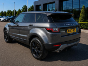 2017 Land Rover Range Rover Evoque 2.0 Td4 Se Tech Auto 4WD Euro 6 (s/s) 5dr in Grey — image 4