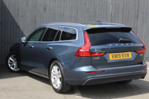 2019 Volvo V60 2.0 Momentum D3 in Blue — image 2