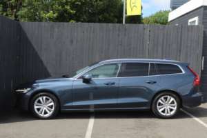 2019 Volvo V60 2.0 Momentum D3 in Blue — image 3