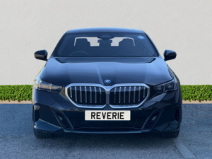 2024 BMW 5 Series 2.0 530e 22.1kwh M Sport Saloon 4dr Petrol Plug-In Hybrid Steptronic Euro 6 (s/s) (299 Ps) in Black — image 2