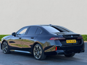 2024 BMW 5 Series 2.0 530e 22.1kwh M Sport Saloon 4dr Petrol Plug-In Hybrid Steptronic Euro 6 (s/s) (299 Ps) in Black — image 5