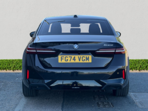 2024 BMW 5 Series 2.0 530e 22.1kwh M Sport Saloon 4dr Petrol Plug-In Hybrid Steptronic Euro 6 (s/s) (299 Ps) in Black — image 6