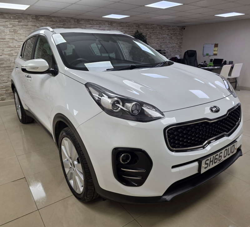 2016 Kia Sportage 1.7 Crdi 3 SUV 5dr Diesel Manual Euro 6 (s/s) (114 Bhp) in Multicolour — image 1