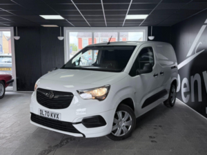 2020 Vauxhall Combo 1.6 Turbo D 2300 Sportive L1 H1 Euro 6 (s/s) 4dr in White — image 2