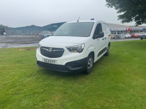 2021 Vauxhall Combo 1.5 Turbo D 2300 Dynamic Panel Van 4dr Diesel Manual L1 H1 Euro 6 (100 Ps) in White — image 2