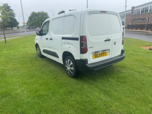 2021 Vauxhall Combo 1.5 Turbo D 2300 Dynamic Panel Van 4dr Diesel Manual L1 H1 Euro 6 (100 Ps) in White — image 3