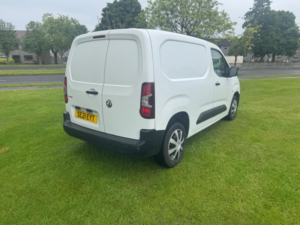 2021 Vauxhall Combo 1.5 Turbo D 2300 Dynamic Panel Van 4dr Diesel Manual L1 H1 Euro 6 (100 Ps) in White — image 4