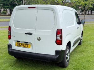 2021 Vauxhall Combo 1.5 Turbo D 2300 Dynamic Panel Van 4dr Diesel Manual L1 H1 Euro 6 (100 Ps) in White — image 6