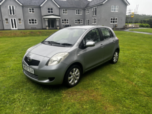 2007 Toyota Yaris 1.3 Vvt-I Zinc With Service History in Silver — image 2