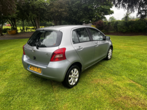 2007 Toyota Yaris 1.3 Vvt-I Zinc With Service History in Silver — image 3