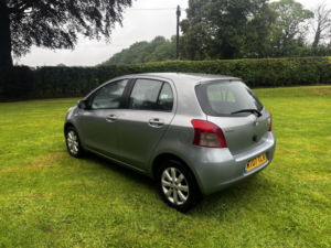 2007 Toyota Yaris 1.3 Vvt-I Zinc With Service History in Silver — image 4