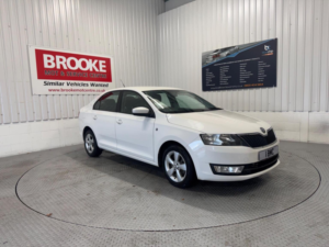 2014 Skoda Rapid 1.6 Tdi Se Euro 5 5dr in White — image 1