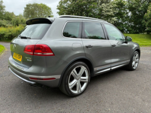 2015 Volkswagen Touareg 3.0 Tdi V6 Bluemotion Tech R-Line SUV 5dr Diesel Tiptronic 4WD Euro 6 (s/s) (262 Ps) in Grey — image 4