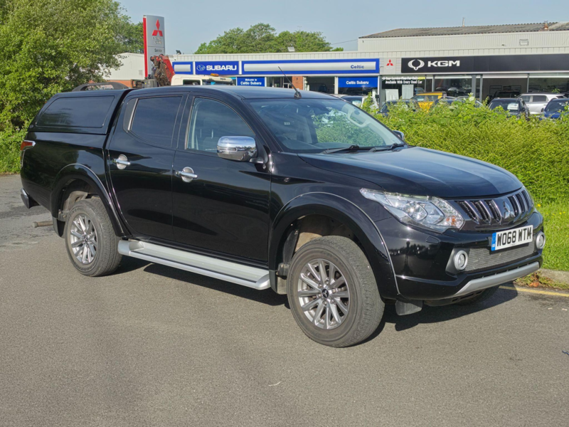2019 Mitsubishi L200 2.4 Di-D Dc Barbarian Auto 4WD Euro 6 4dr in Black — image 1