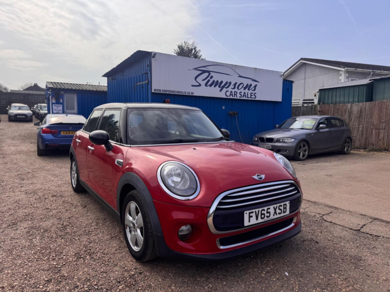 2016 MINI Hatch 1.5 Cooper Euro 6 (s/s) 5dr in Red — image 1