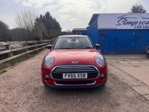 2016 MINI Hatch 1.5 Cooper Euro 6 (s/s) 5dr in Red — image 2