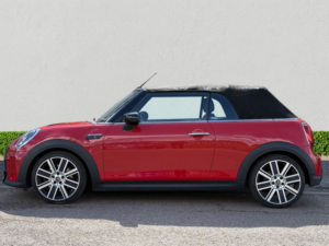 2022 MINI Convertible 2.0 Cooper S Exclusive Convertible 2dr Petrol Manual Euro 6 (s/s) (178 Ps) in Red — image 4