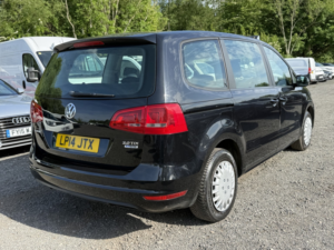 2014 Volkswagen Sharan 2.0 Tdi Bluemotion Tech S in Black — image 6