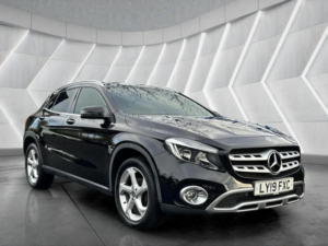 2019 Mercedes-Benz Gla 2.1 Gla220d Sport (executive) 7g-Dct 4matic Euro 6 (s/s) 5dr in Black — image 3